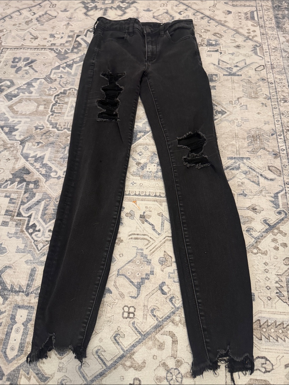 American Eagle Size 6 Long Black Distressed Skinny Jeans Raw Hem